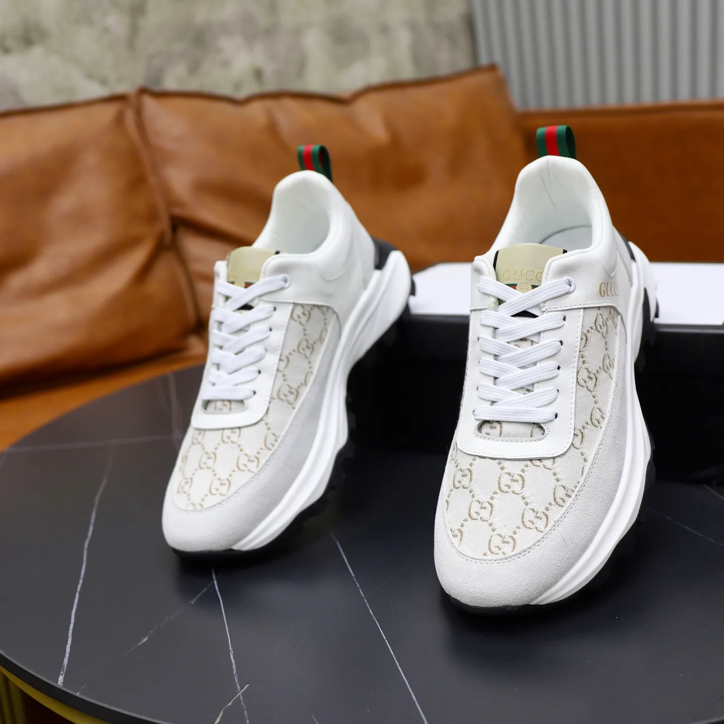 Ex-factory price: 462💰🙅‍♂️🙅‍♂️🙅‍♂️ Brand: GUCCI Standard code: 38-44 (45 customized) Grade: Same as the official website Material: Original leather splicing, comfortable and breathable lining, original wear-resistant outsole Style category: Men's fashionable casual shoes, running shoes, noble luxury brand elements, top luxury Color: actual picture color